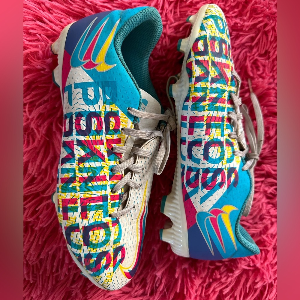 Nike Phantom Cleats Size Youth 4 Great Condition! ⚽️🥅💜